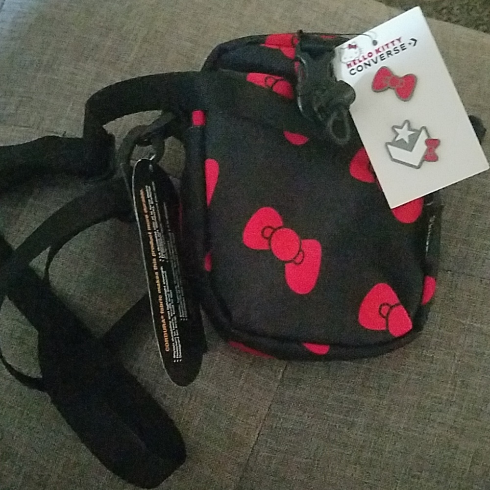 Nwt hello kitty pouch